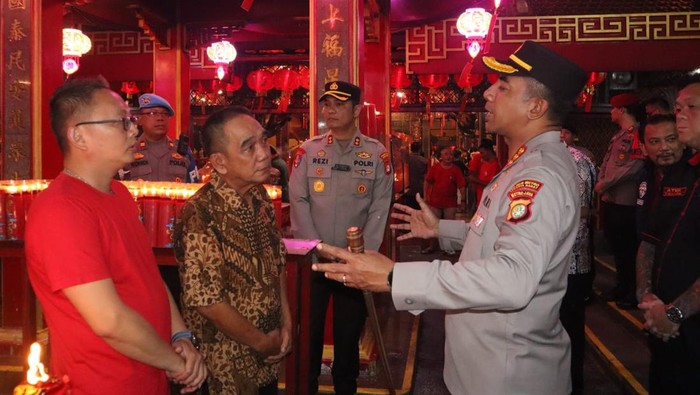 453 Personel Gabungan Siagakan Perayaan Imlek di 42 Vihara Jakbar