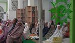 Potret Salat Tarawih Perdana Warga Muhammadiyah di Berbagai Daerah