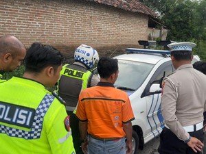 Bus Ugal-ugalan Disetop Polisi di Jombang, Sopir dan Kernetnya Mabuk Arak