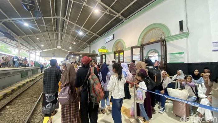 Suasana Stasiun Sukabumi