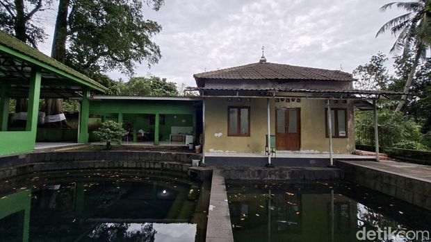 Sumur Gondang, Desa Harjamukti, Cimanggis, tepatnya di Kampung Pedurenan, Depok