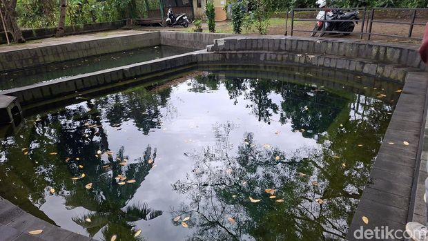 Sumur Gondang, Desa Harjamukti, Cimanggis, tepatnya di Kampung Pedurenan, Depok