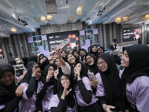 Kejar Target 12 Juta Talenta Digital, Ratusan Siswi Dibekali AI Sejak Usia Dini
