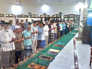 Warga Muhammadiyah Salat Tarawih Perdana di Masjid Al-Muttaqien Nganjuk