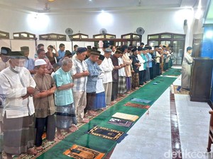 11 Surat Pendek Al-Quran untuk Sholat Tarawih
