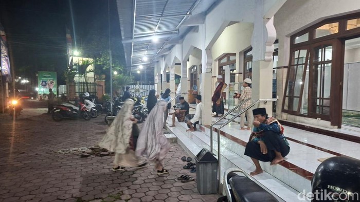 Warga Muhammadiyah di Nganjuk melaksanakan salat Tarawih pertama (17/02/2026)