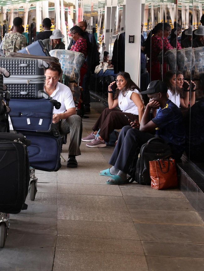 Aksi Mogok Kerja Bikin Penumpang Terlantar di Bandara Tersibuk Afrika Timur