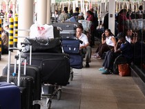 Aksi Mogok Kerja Bikin Penumpang Terlantar di Bandara Tersibuk Afrika Timur