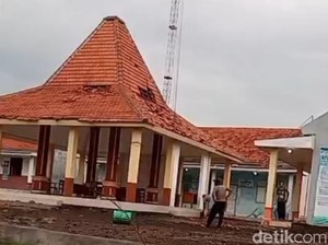 Puluhan Rumah-Balai Desa di Pasuruan Rusak Diterjang Angin Kencang
