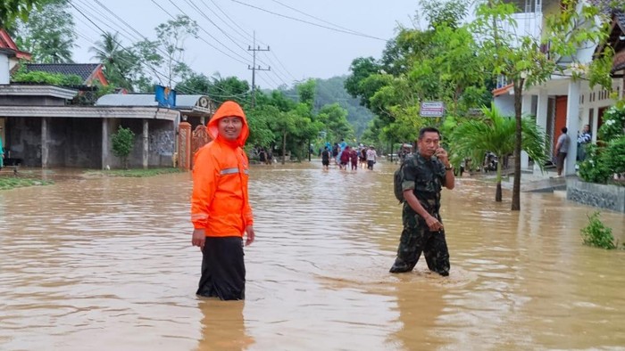 Banjir di Desa Wonocoyo, Kecamatan Panggul, Trenggalek