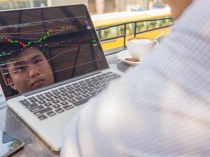 Rencana Stock Split DSSA Mengemuka Saat IHSG Ditekan Asing