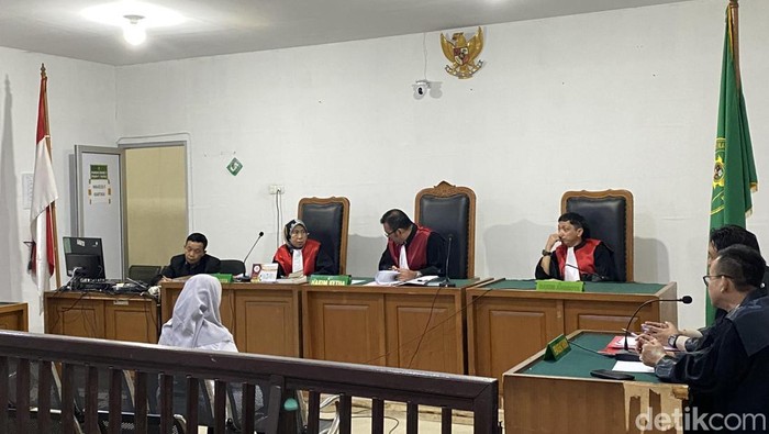 Eks Bendahara PMI Banyuasin yang korupsi dana PMI menjalani sidang perdana