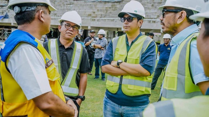 Foto: Peninjauan Stadion Teladan Medan. (dok.Pemkot Medan)