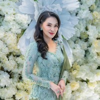 Sherly yang resmi menjabat sebagai Gubernur Maluku Utara tepat pada 20 Februari lalu diketahui memiliki harta senilai Rp 900 miliar berdasarkanLaporan Harta Kekayaan Penyelenggara Negara (LHKPN). Dari laporan tersebut, terungkap ia mempunyai 212 aset properti yang tersebar di Pulau Morotai, Manado, Ternate, Halmahera Barat, Halmahera Timur, Surabaya, Sidoarjo, Sleman, Makassar, Kepulauan Tidore, Halmahera Selatan, Ambon, Jakarta Selatan serta Jakarta Pusat. (Foto: Instagram/@s_tjo)