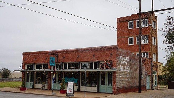 Gedung Newby-McMahon, gedung pencakar langit terkecil di dunia.