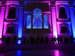 Gereja Bersejarah London Berubah Jadi Instalasi Cahaya Imersif