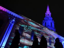Gereja Bersejarah London Berubah Jadi Instalasi Cahaya Imersif