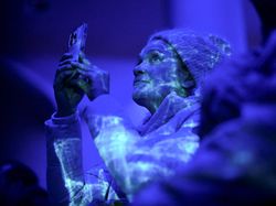 Gereja Bersejarah London Berubah Jadi Instalasi Cahaya Imersif