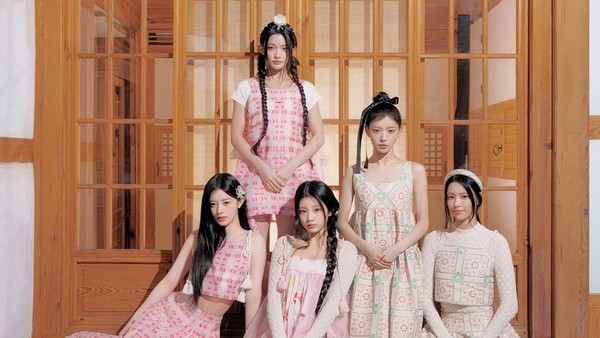 Gaya KiiiKiii hingga ILLIT Pakai Hanbok Rayakan Seollal