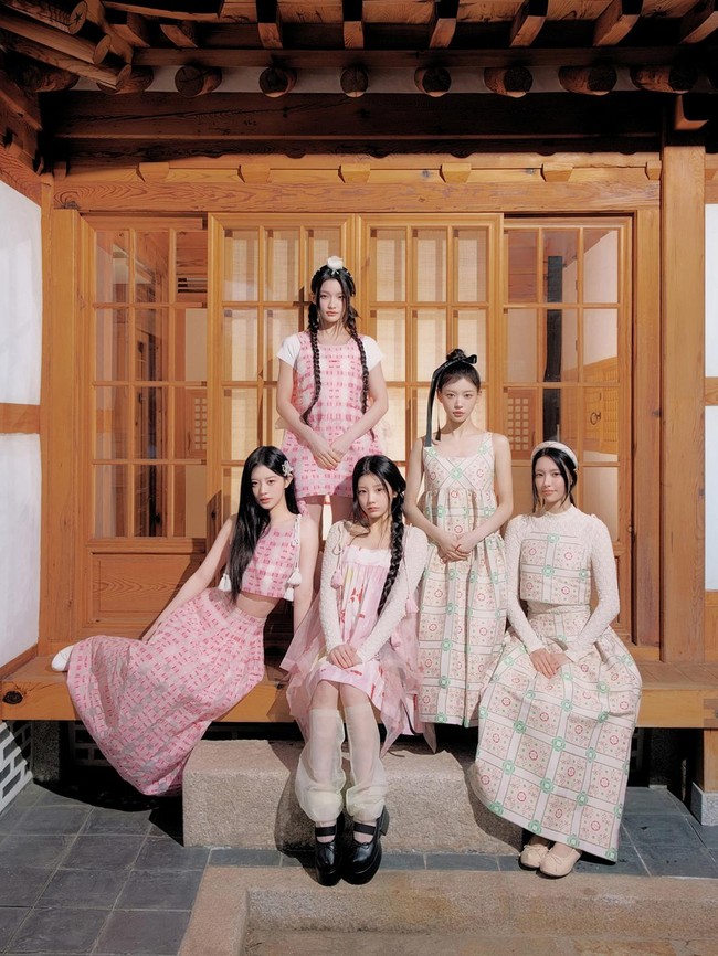 Gaya KiiiKiii hingga ILLIT Pakai Hanbok Rayakan Seollal