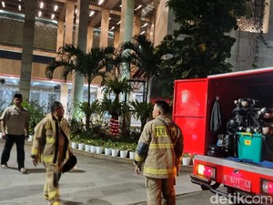 Damkar Pastikan Masjid Istiqlal Aman Usai Muncul Asap di Ruang Server