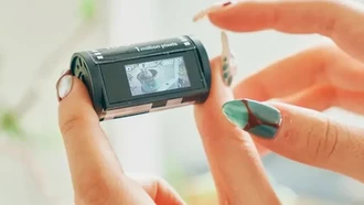 Kamera Digital Ini Bentuknya Seperti Roll Film 35mm