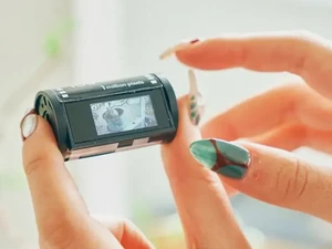Kamera Digital Ini Bentuknya Seperti Roll Film 35mm