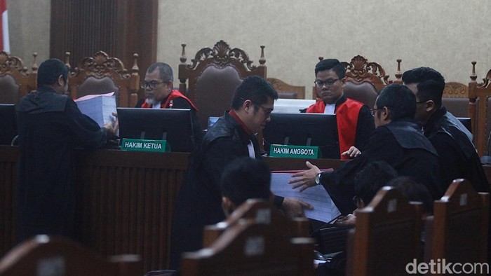 Hakim: Pihak Diuntungkan dari Suap Migor Adalah Wilmar Group di Singapura