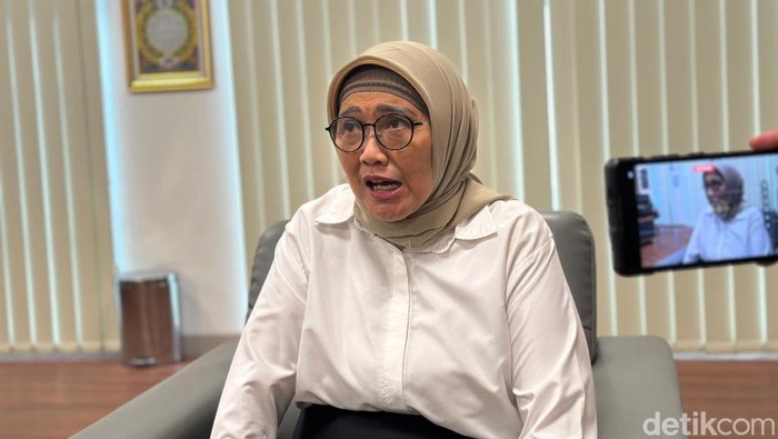 Kepala BKD Jatim, Indah Wahyuni