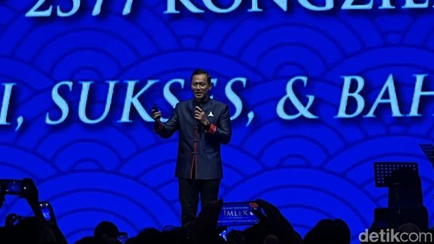 Ketua Umum Partai Demokrat Agus Harimurti Yudhoyono (AHY) saat acara Perayaan Imlek Demokrat 2026 di Djakarta Theatre, Jakarta Pusat, Rabu (18/2/2026). (Adhfar/detikcom)