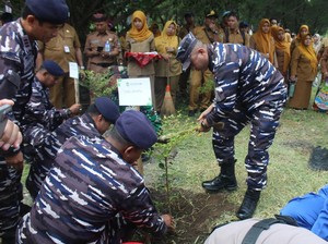 Laksanakan Amanah Presiden, Lanal Banyuwangi Dukung Program Indonesia ASRI