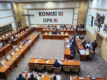 Komisi III DPR Undang MKMK Bahas Penetapan Adies Kadir Jadi Hakim MK