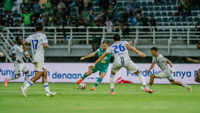 Laga Persebaya Surabaya vs Persijap Jepara