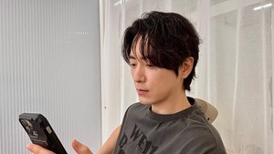 Di usia 41 tahun, Lee Jun Hyuk justru makin bersinar lewat proyek-proyek besar dan karakter berkelas. Foto: Instagram @leejunhyuk05