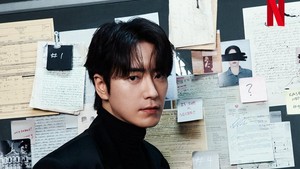 Lee Jun Hyuk sukses bikin penonton terpukau lewat perannya di The Art of Sarah, dengan aura kerajaan yang terasa natural di setiap adegan. Foto: Instagram @netflixkr