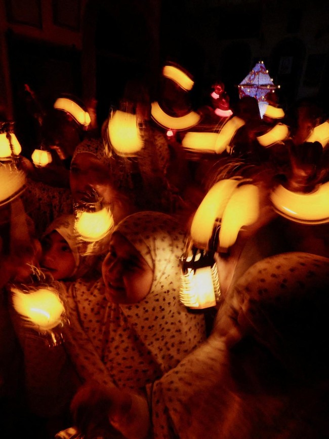 Lentera Ramadan Terangi Malam Mosul