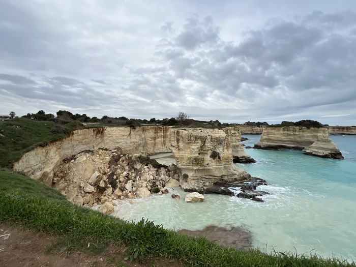 One of the symbols of Salento is no more. The Sant'Andrea Faraglioni arch collapses into the sea after the recent storm in Salento, Italy, on February 16, 2026.