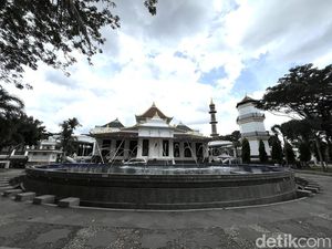 Walkot Ratu Dewa Akan Renovasi Masjid Agung Palembang
