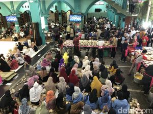 Video: Masjid Jogokariyan Yogya Sediakan Ribuan Takjil dan Paket Sahur Gratis