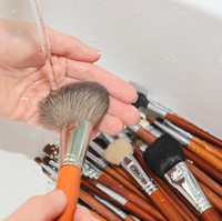 Cara Mencuci Brush Makeup dan Beauty Blender yang Tepat