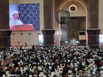 Menag Khotbah Terawih di Istiqlal: Tonjolkan Sifat Lembut dan Mengasuh
