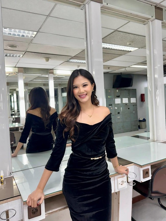 Noella Sisterina Berseri-seri Usai Dilamar