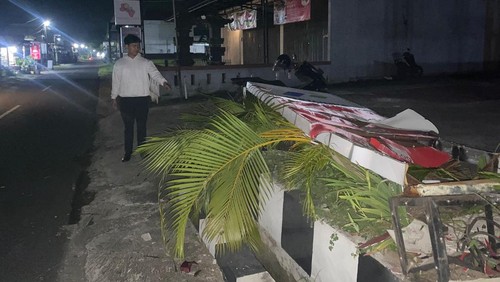 Lokasi kecelakaan motor menabrak plang Pertashop di Tabanan, Selasa (17/2/2026) malam.