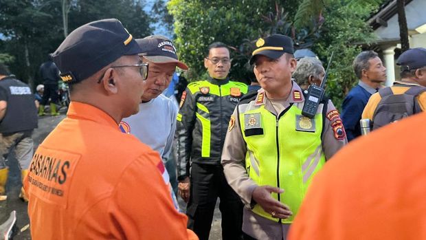 Pencarian orang hilang di Kebun Karet Desa Nglegok, Kecamatan Ngargoyoso, Kabupaten Karanganyar, Rabu (18/2/2026). Pencarian orang hilang di Kebun Karet Desa Nglegok, Kecamatan Ngargoyoso, Kabupaten Karanganyar, Rabu (18/2/2026).