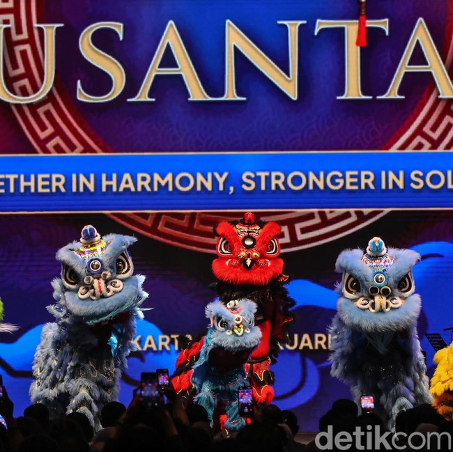 Pertunjukan Barongsai-Liong Semarakkan Perayaan Imlek Harmoni Nusantara