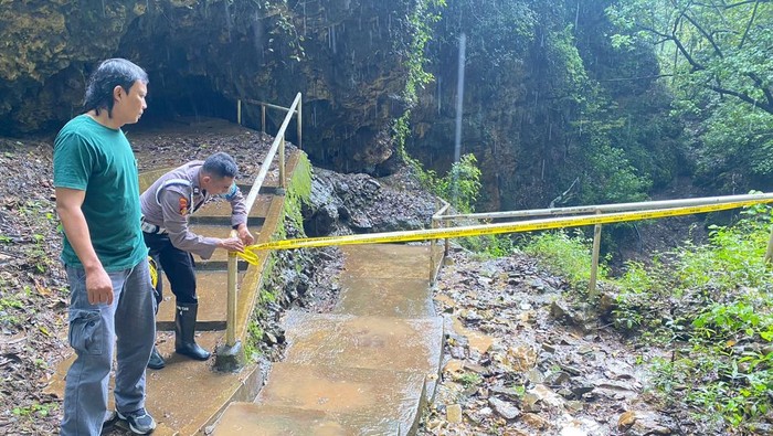 Dukuh Sempon Wetan, Wahyu Ristanto (25), berkorban nyawa untuk menyelamatkan dua mahasiswi KKN yang terseret arus sungai di wilayahnya.