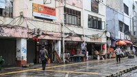 PKL Hilang, Trotoar Glodok Kembali untuk Pejalan Kaki