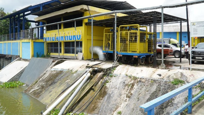 Pompa ditambah untuk mengurangi banjir bengawan jero di Lamongan