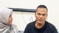 Sebelumnya, Raffi Ahmad, memberikan hadiah kepada Fahmi Bo usai rujuk dengan istrinya. Pilihannya, dibelikan rumah atau dikontrakan rumah yang besar. Dan Fahmi Bo memilih kontrakan rumah yang besar dengan modal usaha dari Raffi Ahmad.  Foto: dok instagram Raffi Ahmad