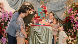 Senyum Bahagia Raffi Ahmad dan Nagita Slavina Rayakan Ultah